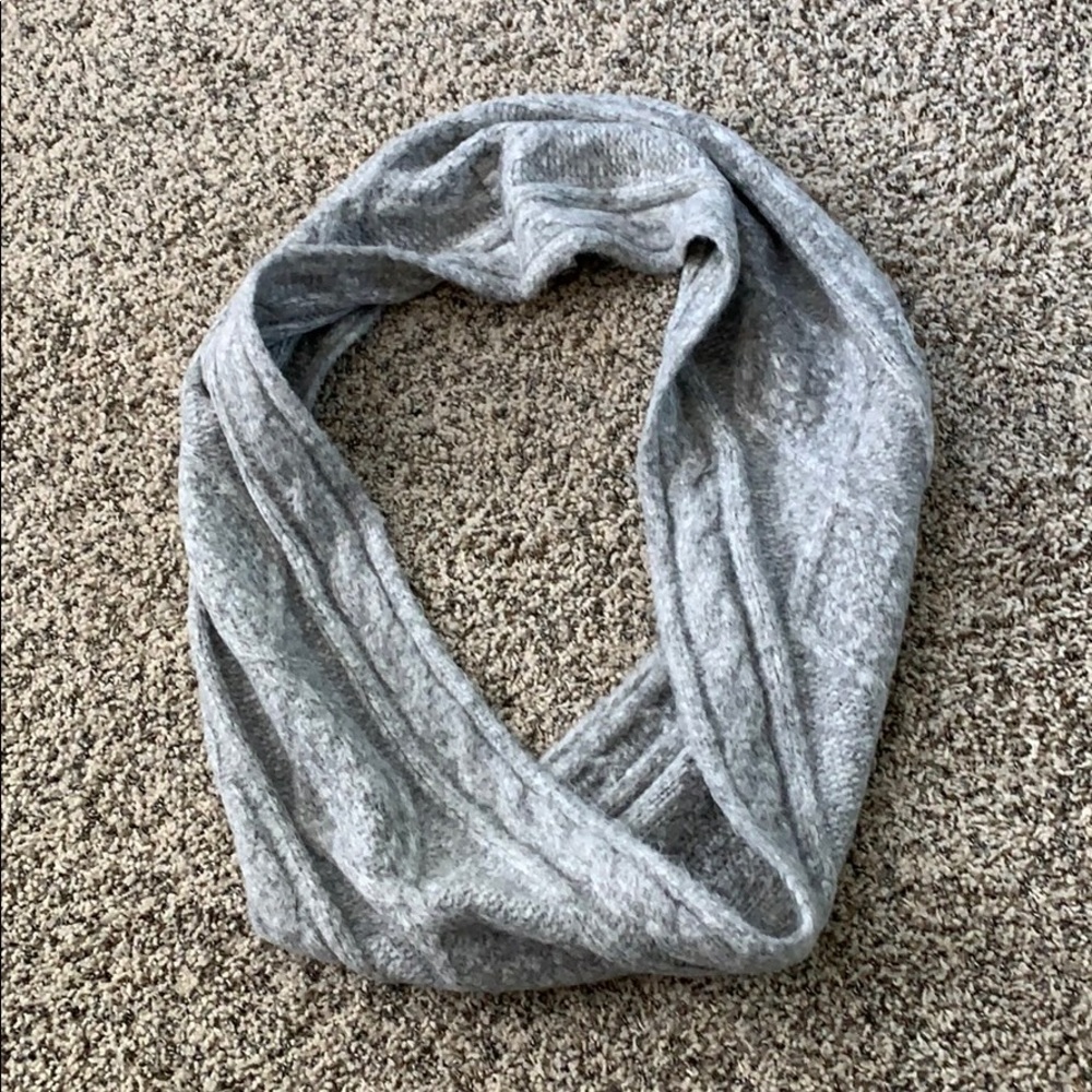 Grey Circle Scarf